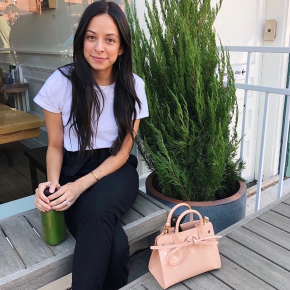 Meet your Posher, Mindy - Picture 3 of 3